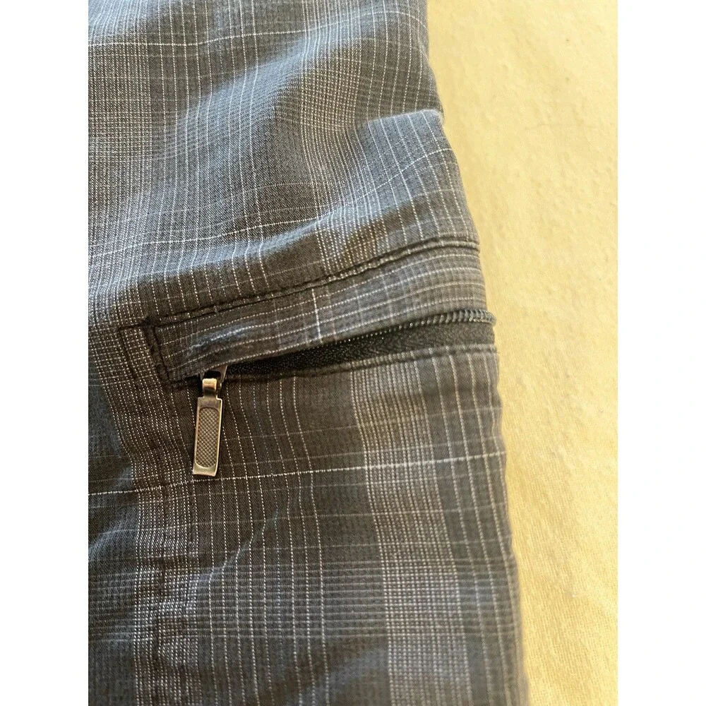 Greg Norman Shorts Men 38 Black Plaid Flat Front Rubberized Waistband Golf Chino